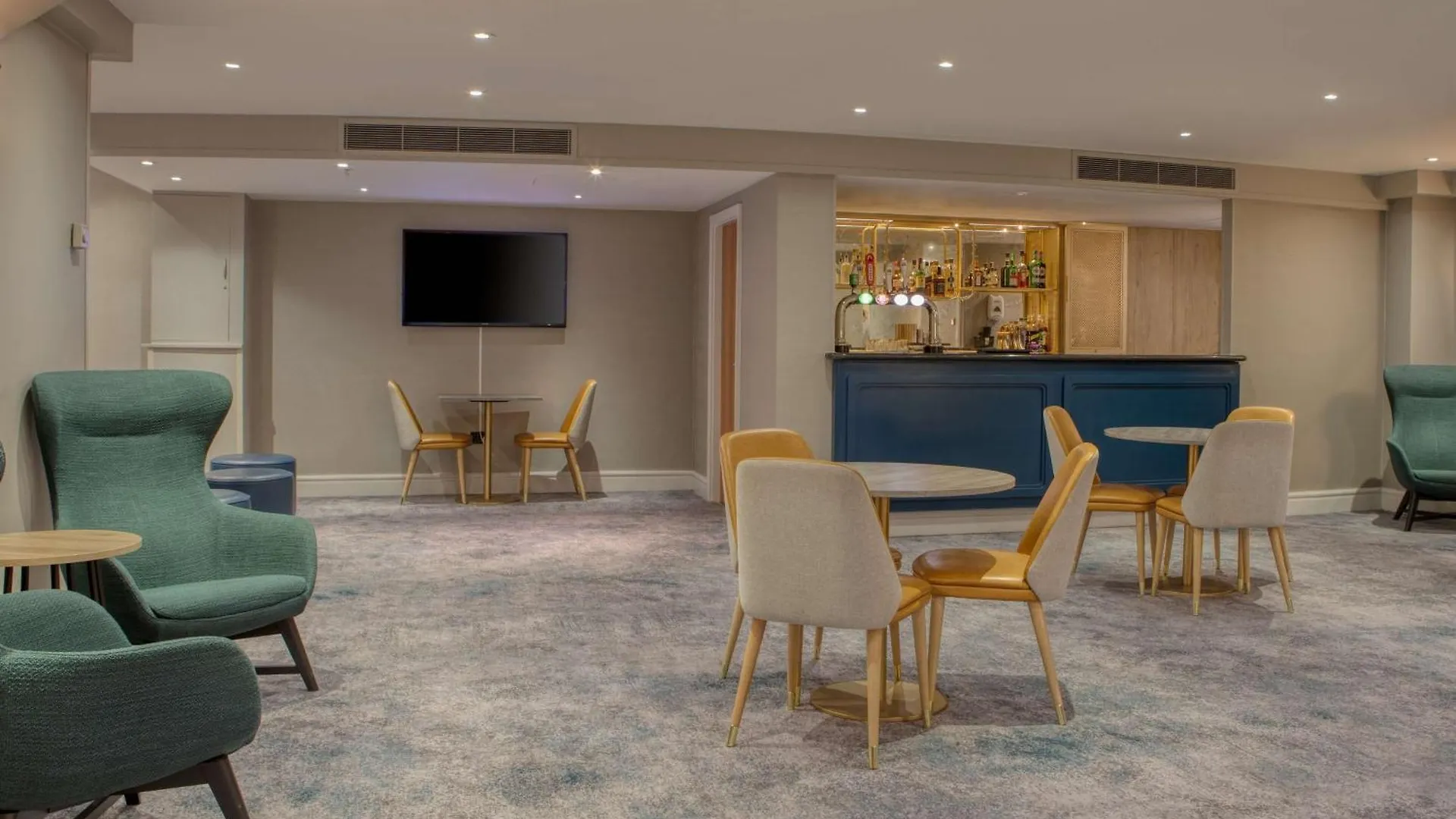 Hilton Nottingham Hotel 4*,