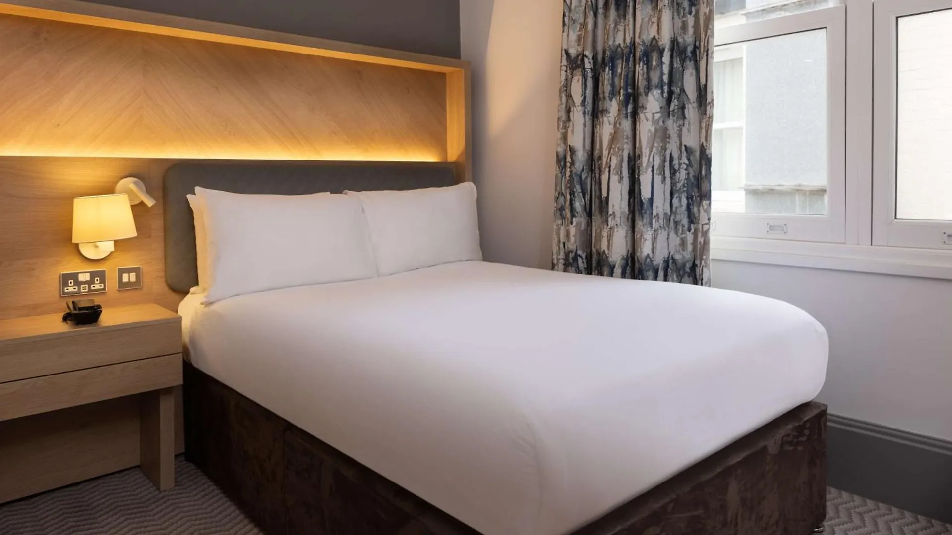 Hilton Nottingham Hotel 4*,